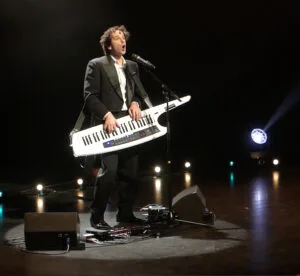 Pierre Yves Plat, pianiste, spectacle jeune public, Repétiti Répétita